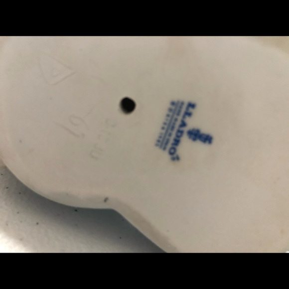 Vintage Lladro #5277 Clown with sleepy puppy - Picture 4 of 4